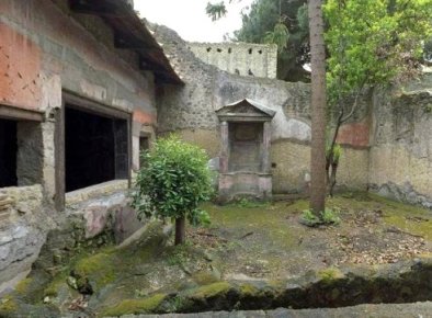 House of the Carbonised Furniture (Casa del Mobilio Carbonizzato) (Herculaneum)